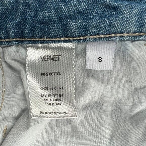 Vervet Women's Distressed High Rise Jean Shorts - Picture 9 of 10